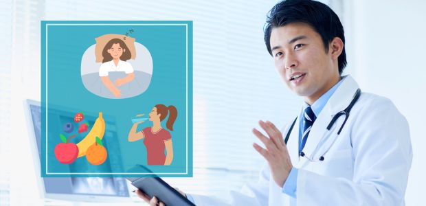 風邪の回復を助けるポイントを説明している医師